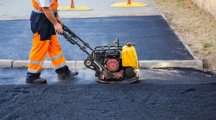 Professional gutter cleaning in Russellville, MO
